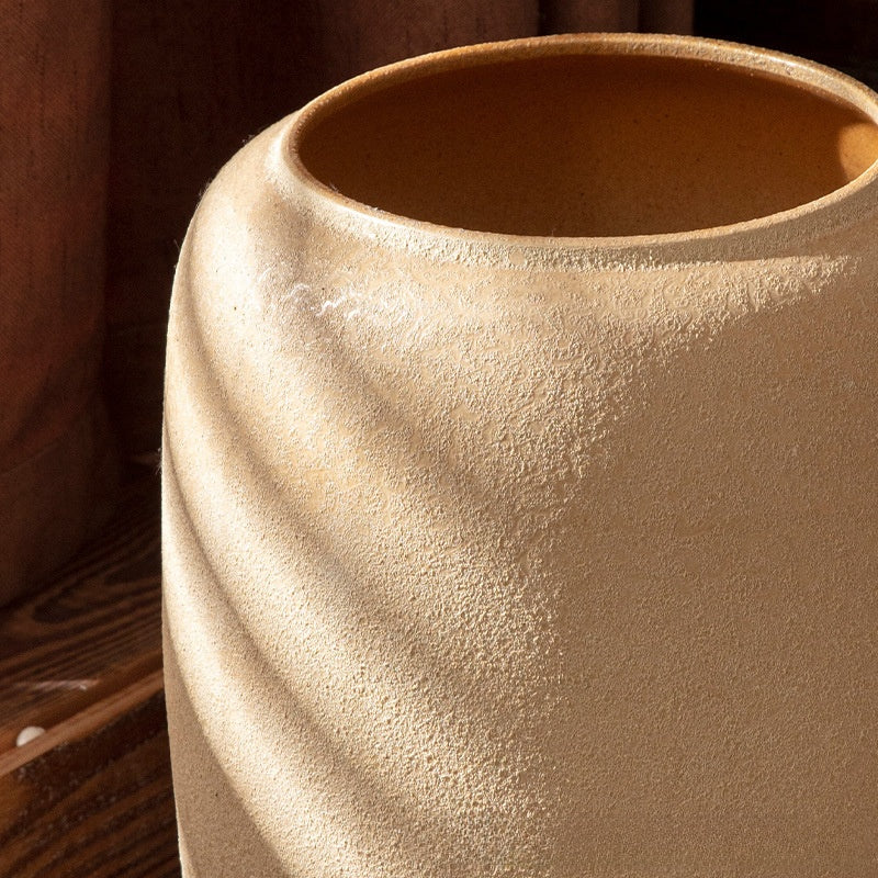 Retro Chinese Ceramic Vase